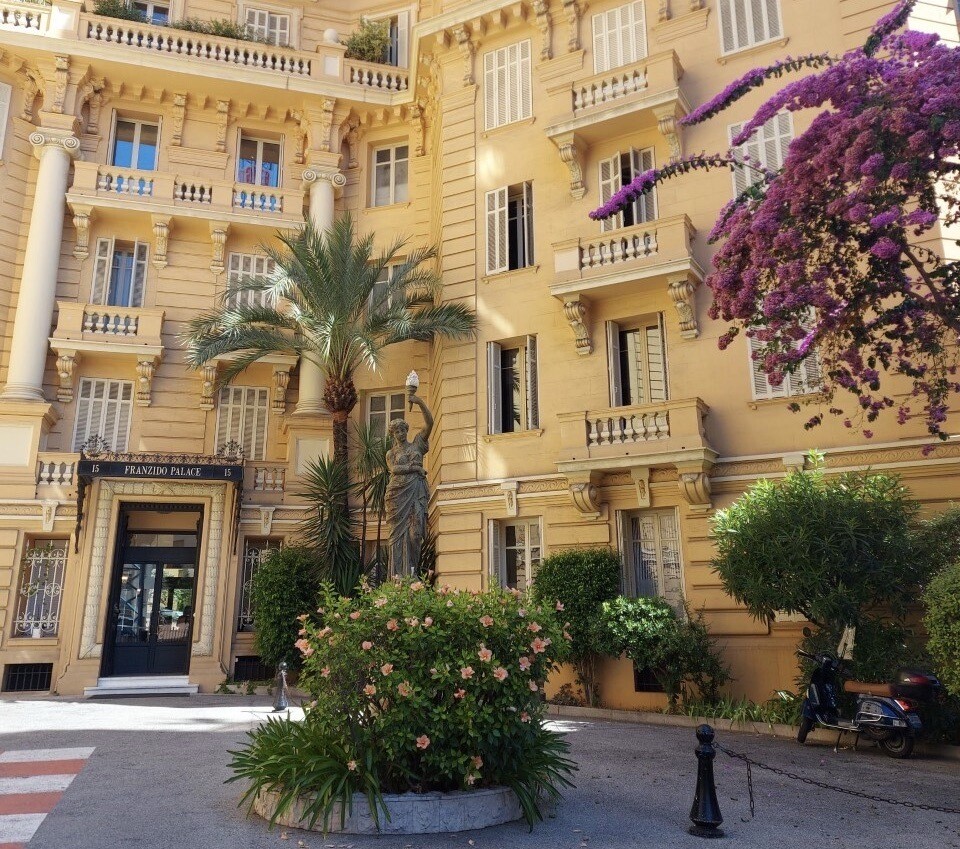LOI 1235 - FRANZIDO PALACE - 15 boulevard du Jardin Exotique