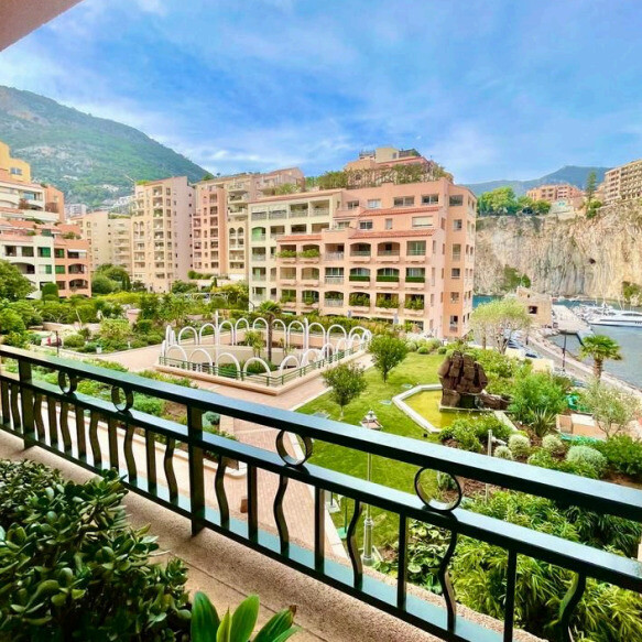 LE GRAND LARGE / 2-3 PIECES / CAVE / PARKING EN SUS