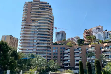 MONTE CARLO SUN  /  STUDIO AVEC TERRASSE /  CAVE et PARKING EN SUS DU PRIX