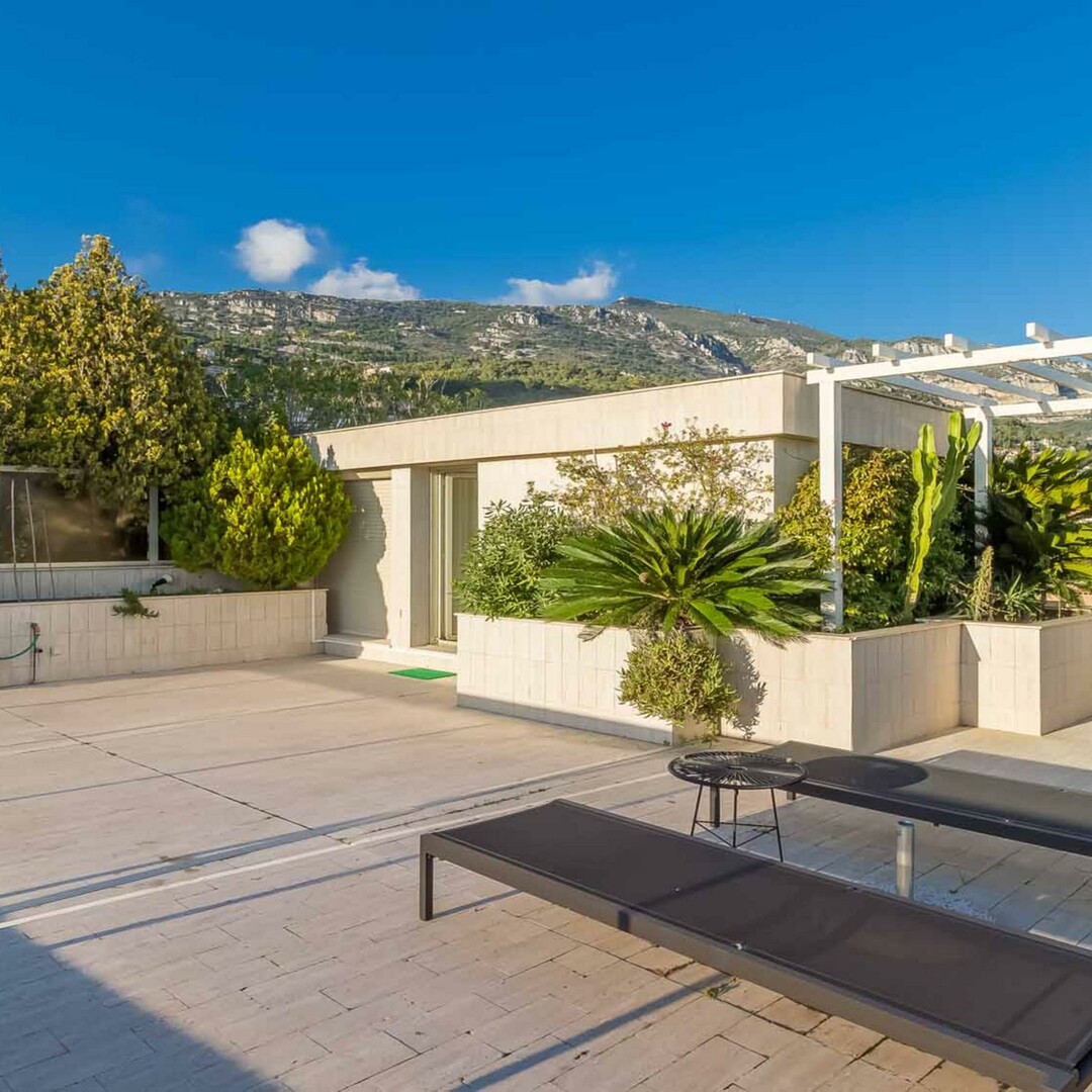 Triplex avec toit terrasse | 3 pièces au Jardin Exotique