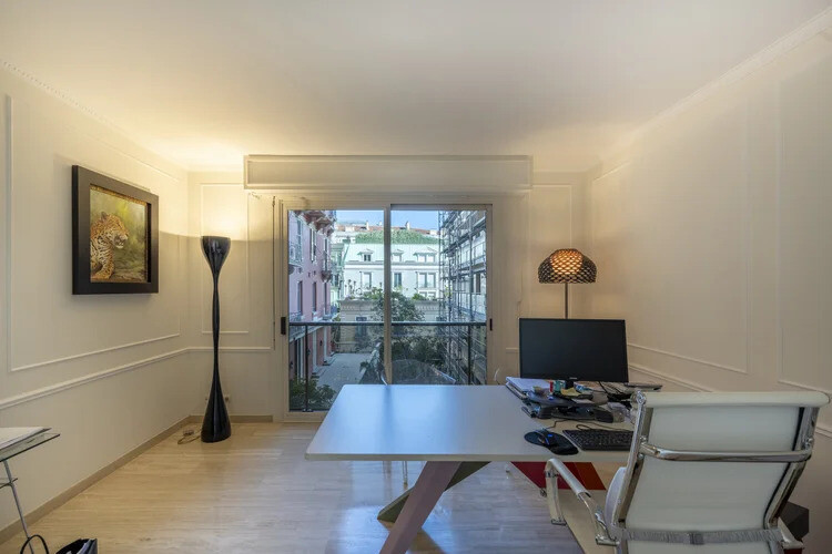 IDEAL PIED A TERRE - CARRE D'OR