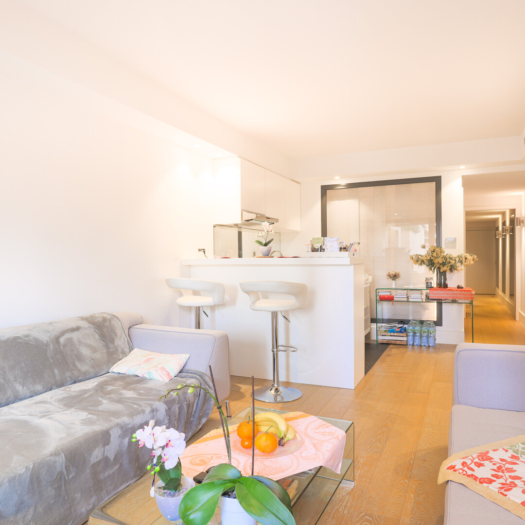 LARGE & AGRÉABLE STUDIO