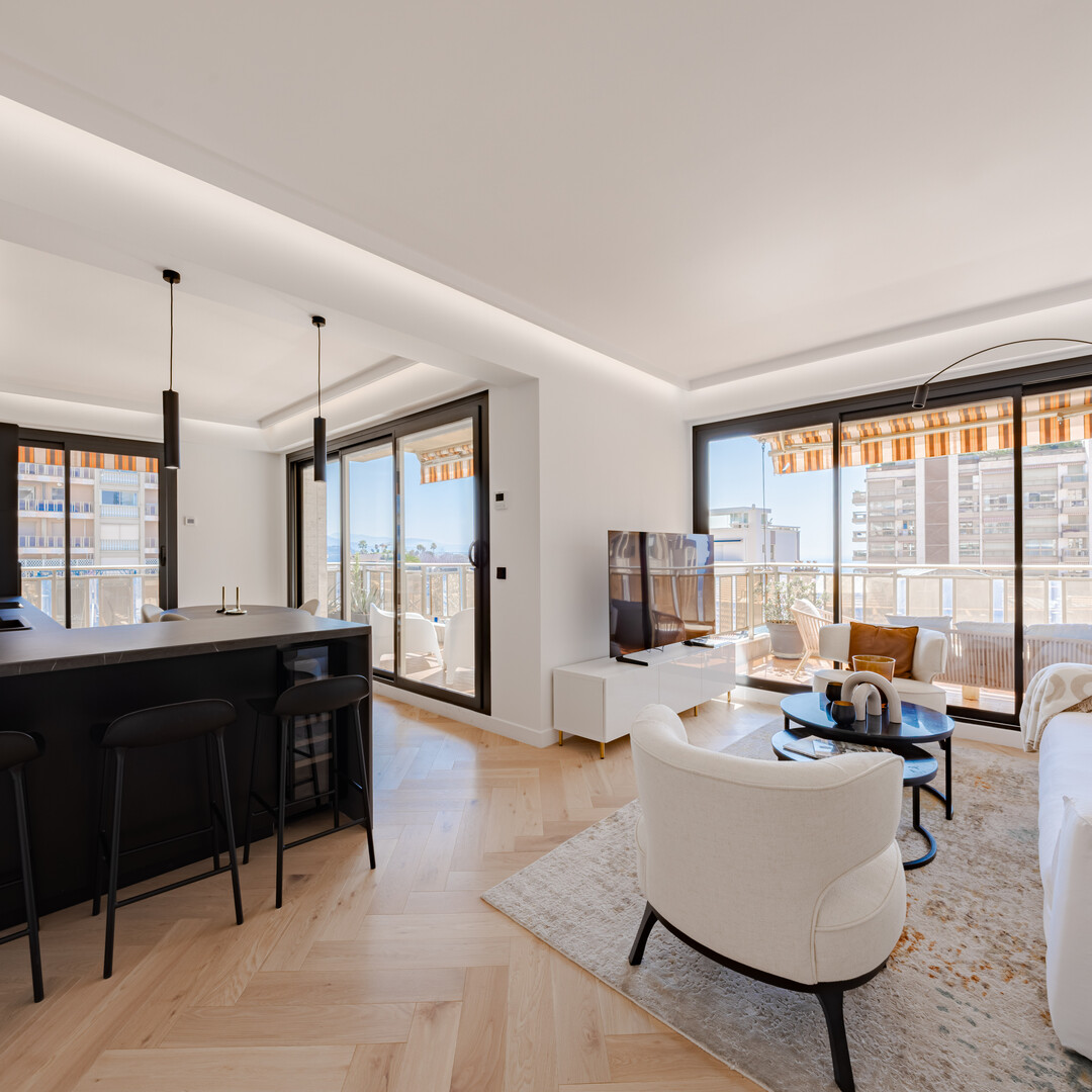 MAGNIFIQUE 3 PIECES RENOVE ET CENTRAL AVEC PARKING